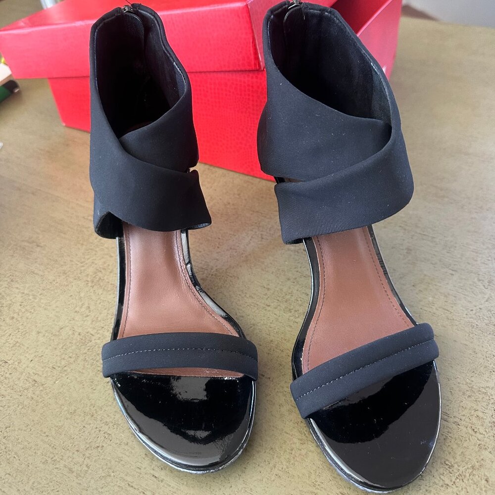 Donald J Pliner Tilly-D Black Elastic Crepe Sandal size 8.5
